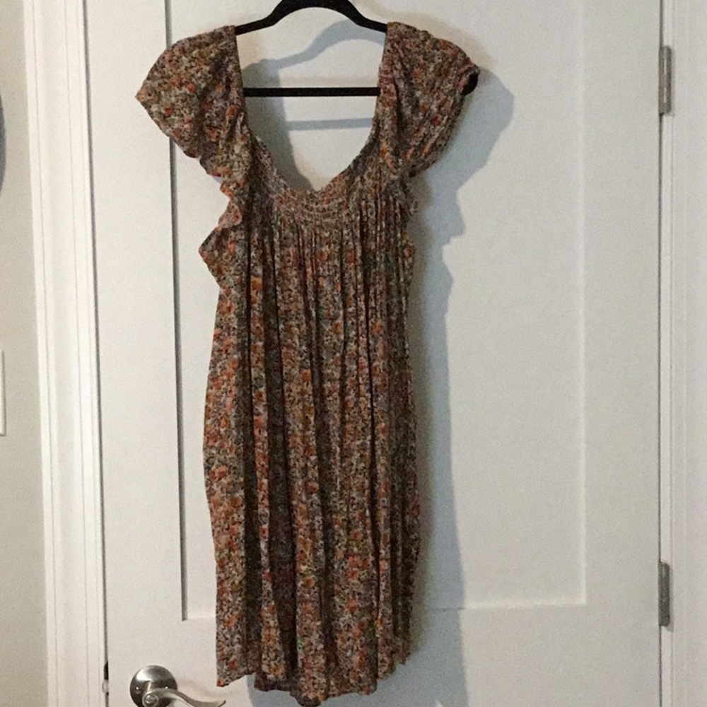 Adorable short dress Natural Life L crepey rayon shear material